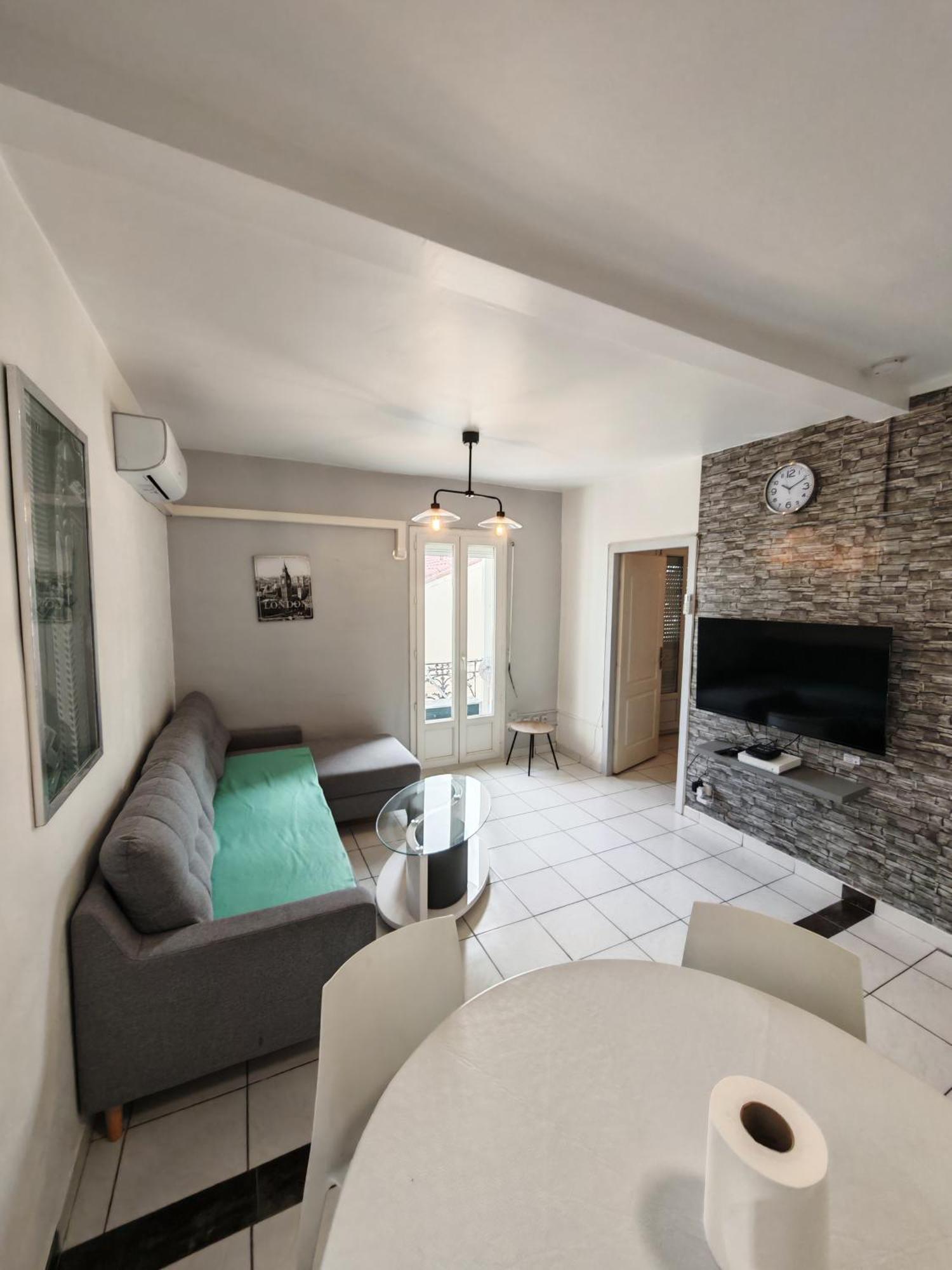 F1 200 Metre De La Gare Apartment Perpignan Bagian luar foto